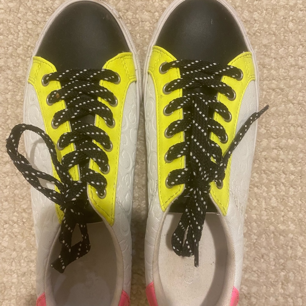 Women’s guess shoes size 9.5